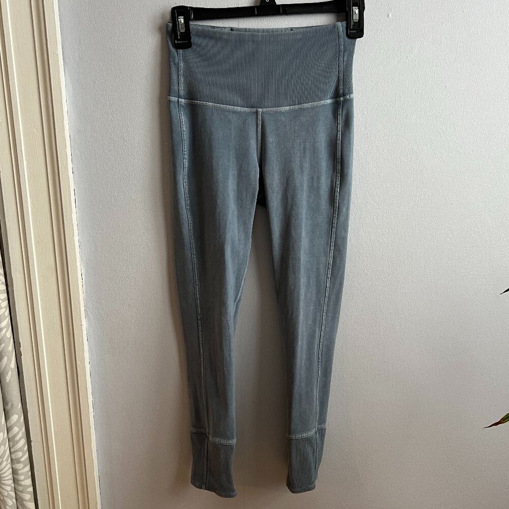 Lululemon ribbed wunder under crop leggings